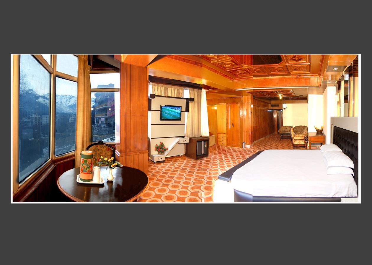 Hotel Out Town Манали Экстерьер фото